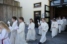 Feier der 1. Heiligen Kommunion in Sankt Crescentius (Foto: Karl-Franz Thiede)